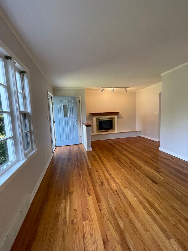 Photo - 441 Frost Pl