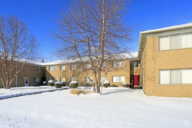 Imperial Gardens Apartments - Imperial Gardens Apartments