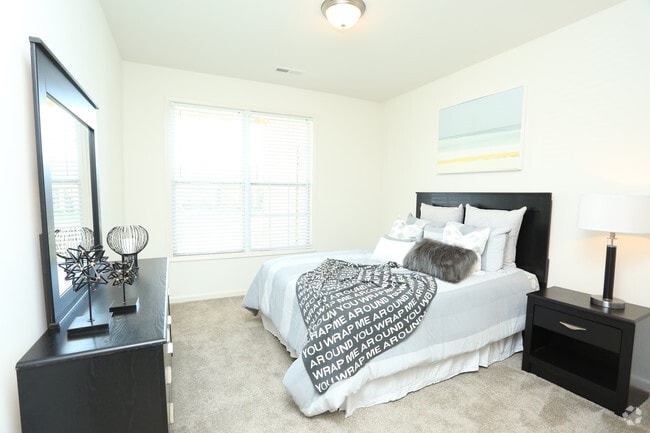 2BR, 2BA - 1,225 SF - Bedroom