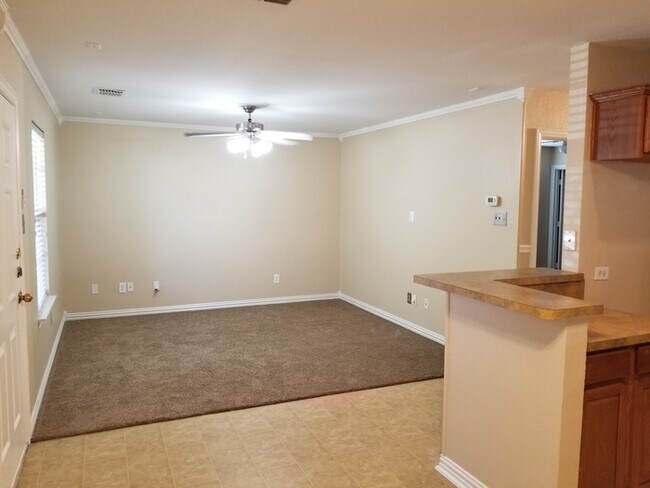 Photo - 709 Pride Ct