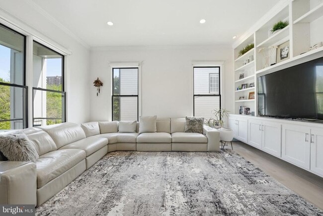 Photo - 2504 12th St N