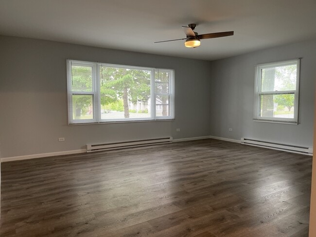Photo - 479 Eisenhower St