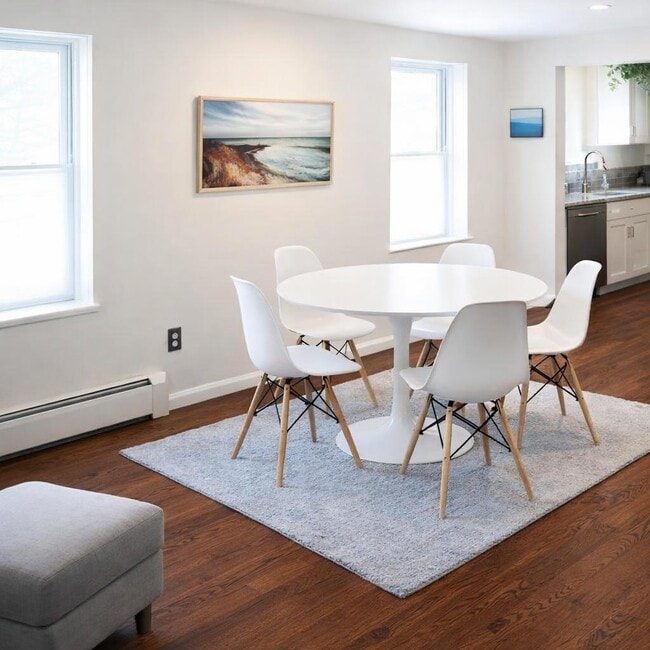 Dining area - 1105 N Sherman St Unit 2