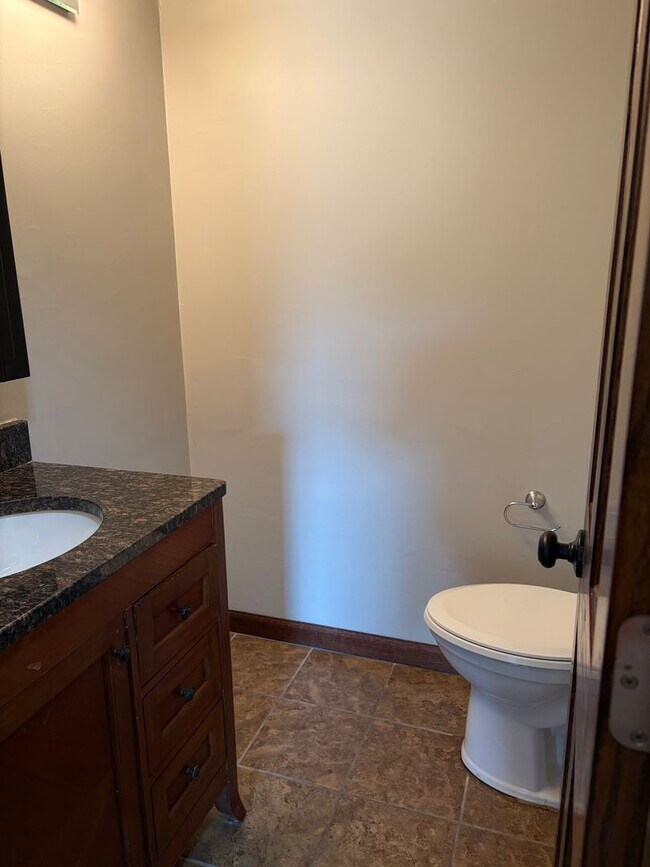 Photo - Spacious 2-Bedroom/1.5 Bathroom Condo Unidad 829-4