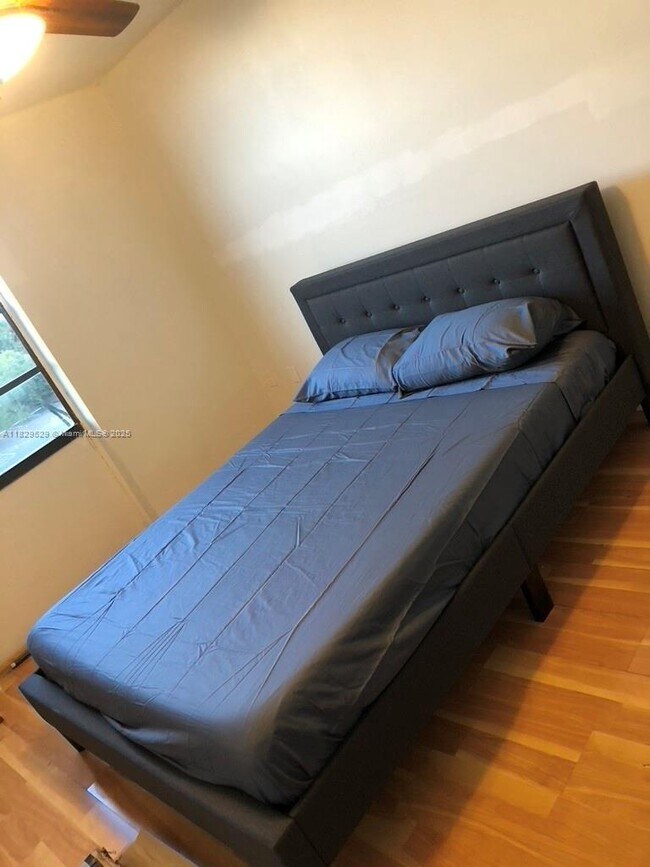 Photo - 16851 NE 23rd Ave Unidad A512 Rental