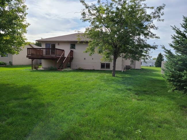 Photo - 5104 W 34th St N