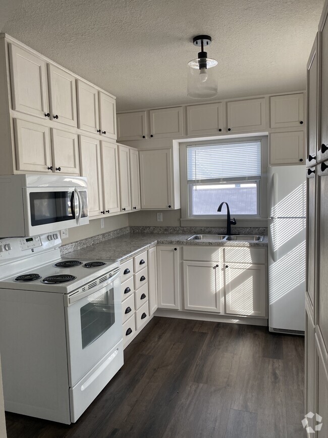 Building Photo - 105 Tanager Unit 2 Rental