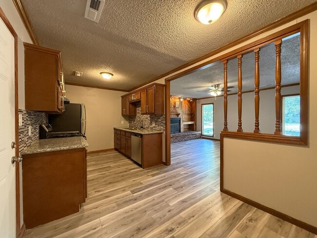 Photo - 3 bedroom 1 bath near 37th & Topeka