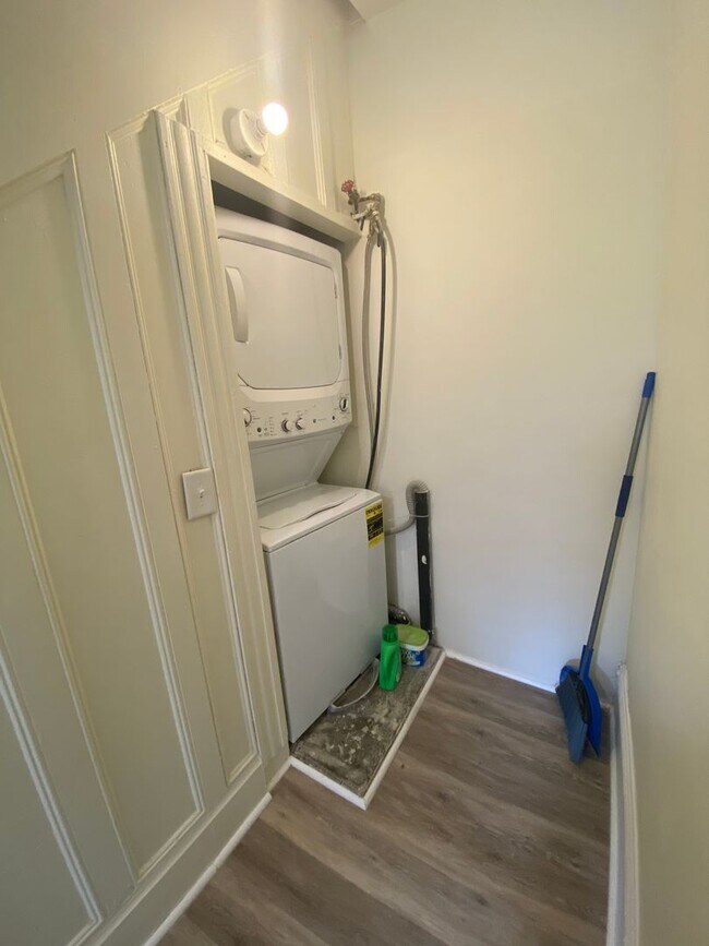 427 St Joseph St Unidad Floor 1