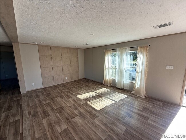 Photo - 5469 W Grovepark Rd