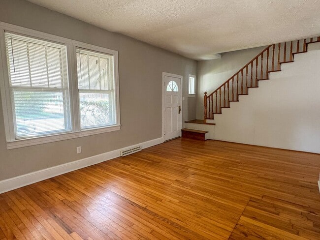 Photo - 511 N 6th Ave