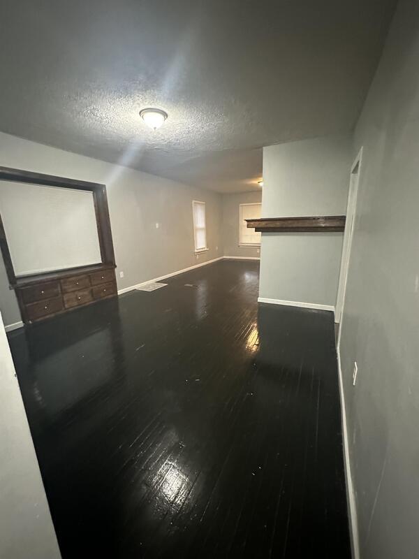 Photo - 4082 E 67th St