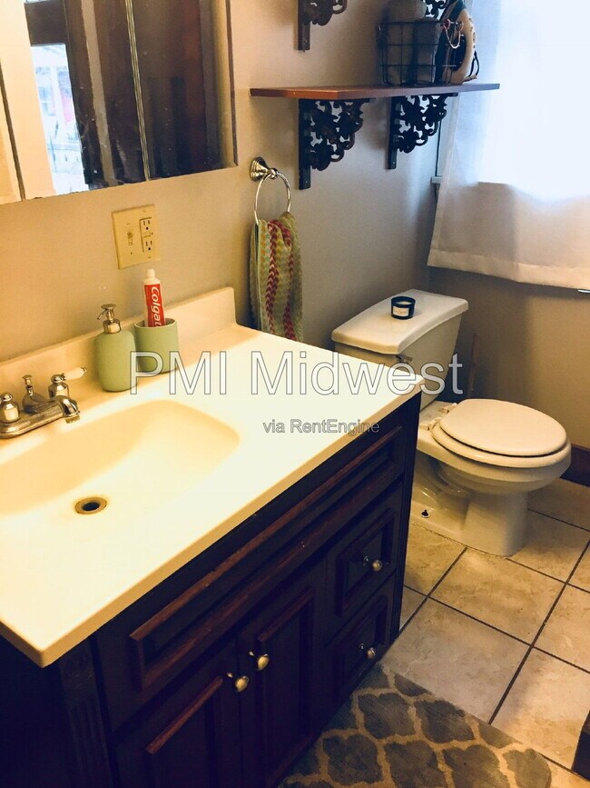 103 E 9th St Unit 32