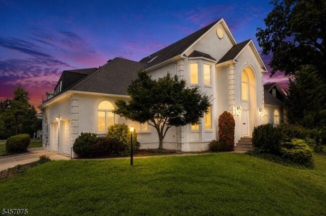 Building Photo - 907 Colonia Rd