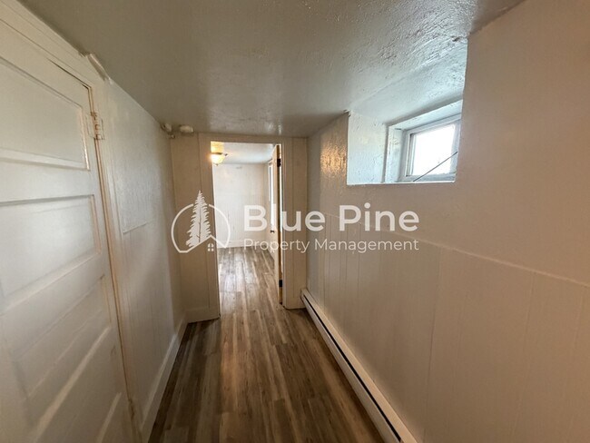 560 Oneida Ave Unit 1