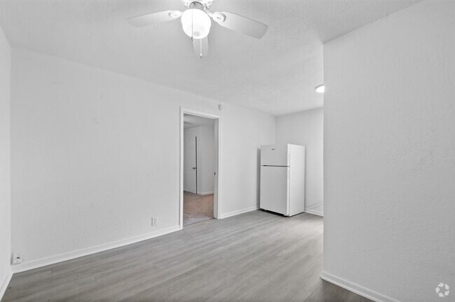 Building Photo - 806 E Emily Ave Unit 3 Rental