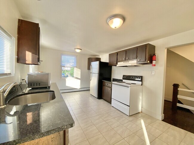 1140 Ash St Unit 201