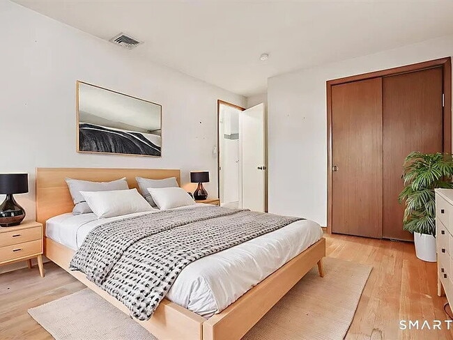 Photo - 4 bedroom ranch offering comfortable single-level
