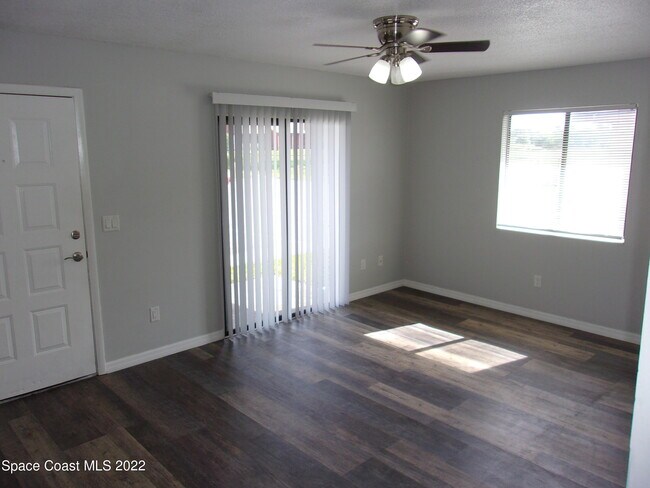 Photo - 1050 N Fiske Blvd