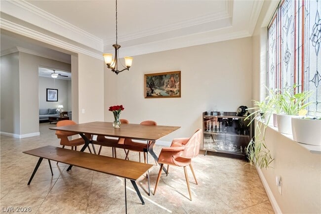 Building Photo - 2665 Chateau Clermont St