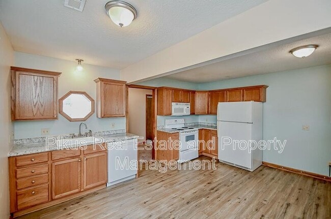 Photo - 713 N Main St