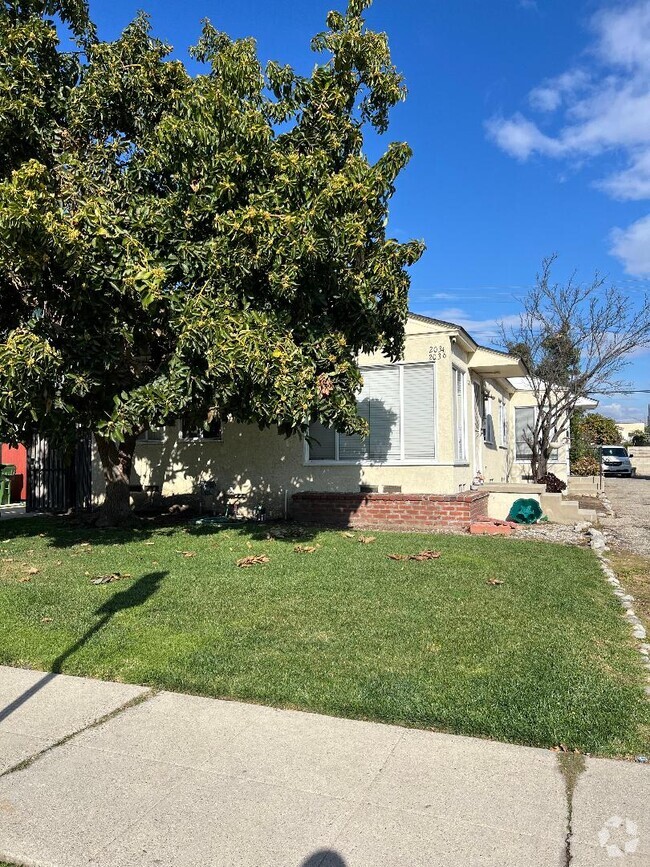 Building Photo - 2036 Colby Ave Rental