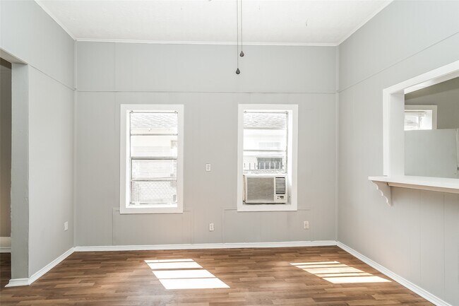 Photo - 4610 Schroeder St Unit 1