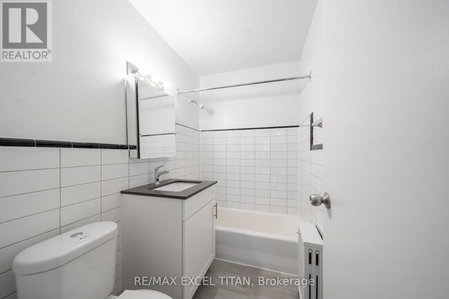 Photo - 2515 Eglinton Ave W Unit 302