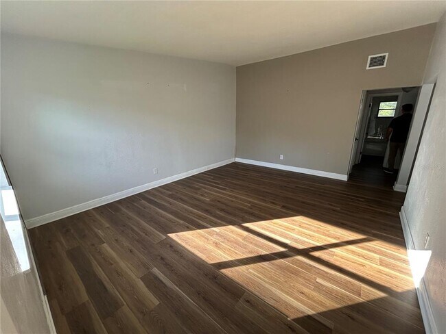 Photo - 1503-1503 Noble Pl