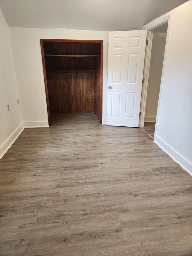 Photo - 586 Old York Rd Unit C