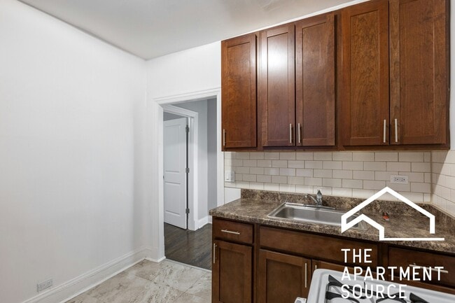 Photo - 4869 N Washtenaw Ave Unit 3f