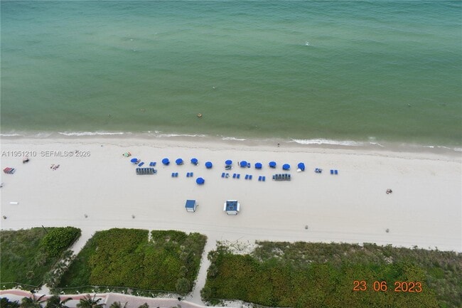 Building Photo - 6365 Collins Ave Unit 3102