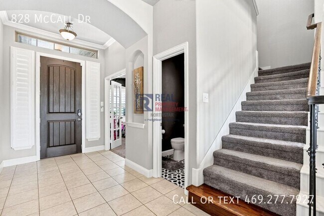 828 McCall Dr