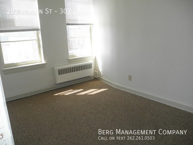 Photo - 292 W Main St Unidad 302