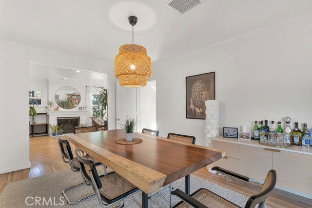 Photo - 5727 Colbath Ave