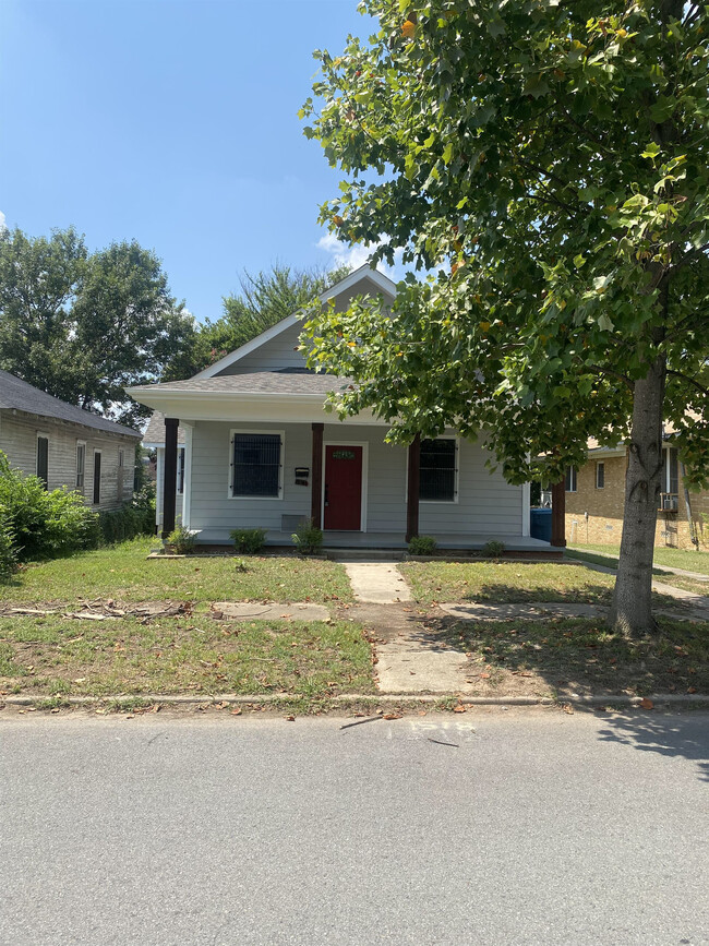 Building Photo - 1518 S Cross St Rental