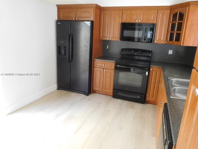 Photo - 323 Ives Dairy Rd