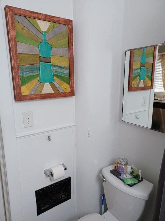 Photo - 2821 Wicklow St Unidad Lower