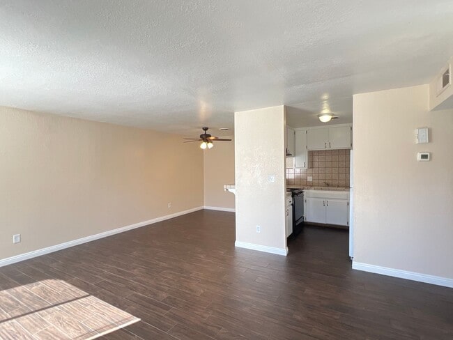 Photo - 6811 Klamath Way Unit #B