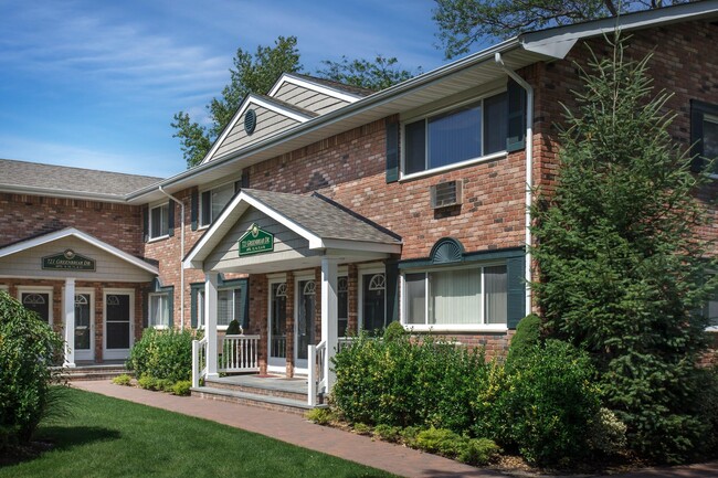 Building Photo - 30 Westgate Dr Unit HD22 Rental