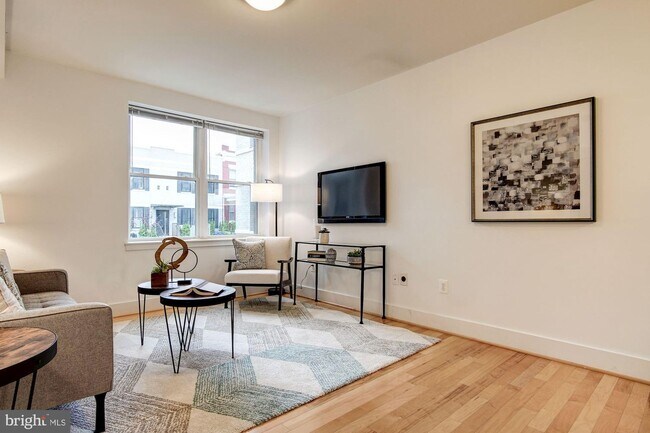 Photo - 809 Otis Pl NW Unit 104