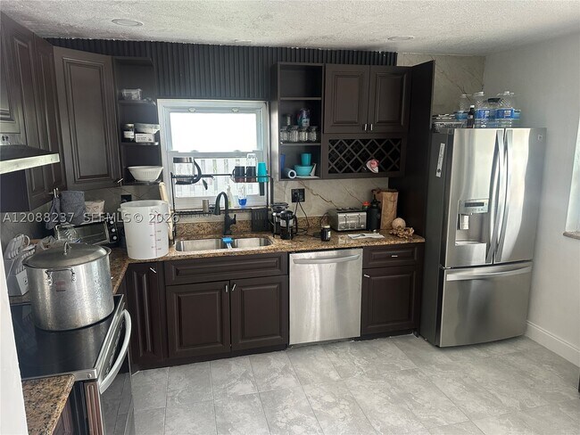 Photo - 11611 SW 122nd Ave