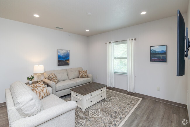 2BD, 2BA - 985SF - Living Room