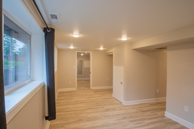 Photo - 7434 SE Duke St