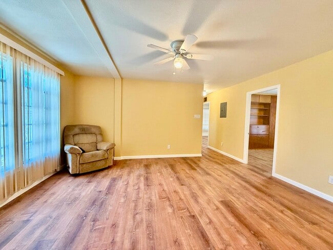 Photo - 302 Ryan Dr