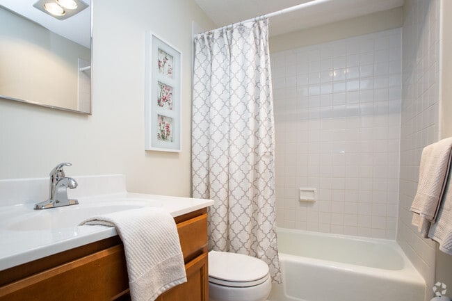 Bathroom - Parlmont Park Apartments