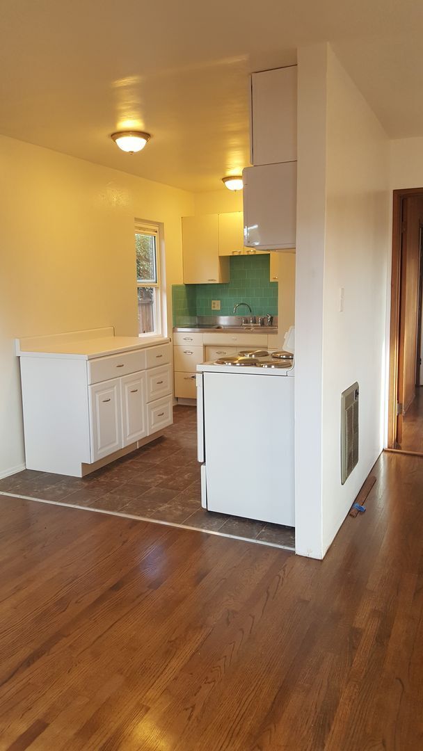 Photo - Vintage 1BR/BA Cottage with Garage and HUGE yard For Rent