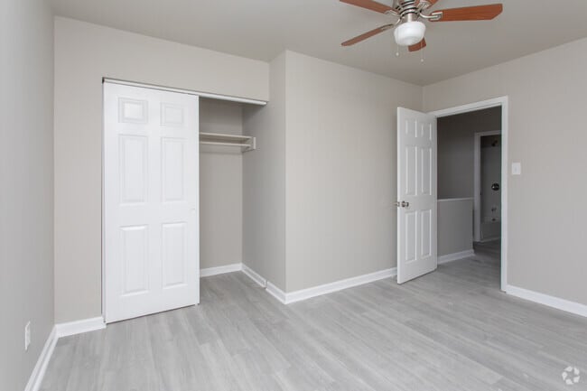 2BR, 2BA - 1400SF