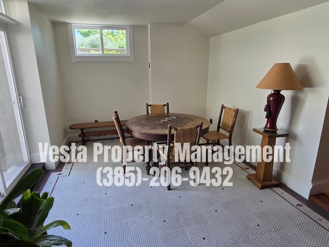 Photo - 2583 Brinker Ave