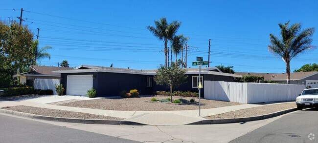 Building Photo - Beautifully complete remodeled single-stor... Rental